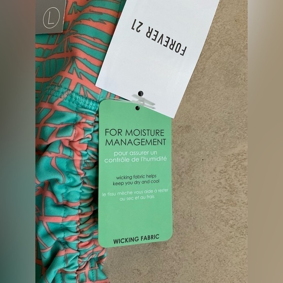 Forever 21 High-Rise Biker Short - Picture 4 of 9